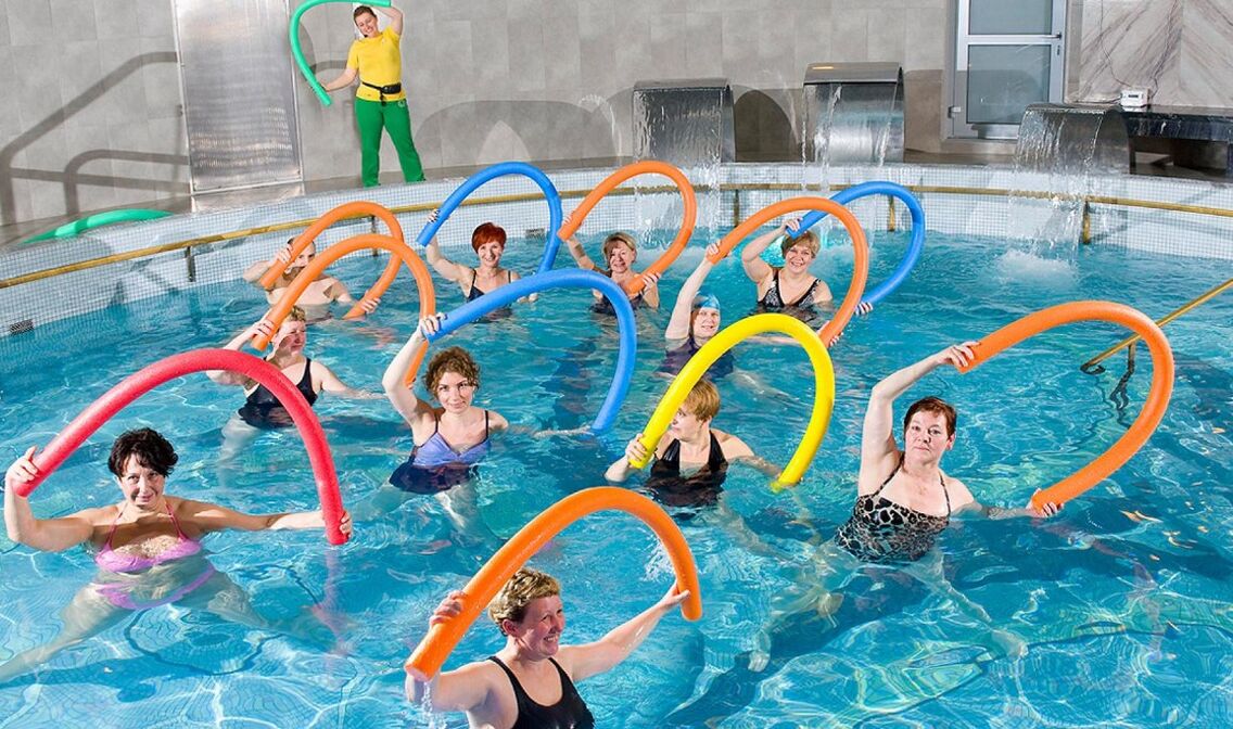 exercices dans la piscine avec ostéochondrose lombaire