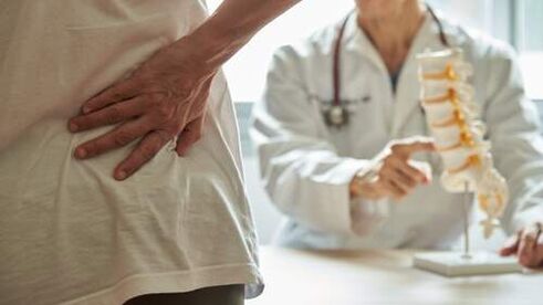 Si vous souffrez de maux de dos à long terme, vous devriez consulter un médecin